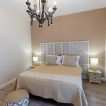 Twins House Bed & Breakfast 4*
