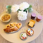 Bed and Breakfast Twins House 4*