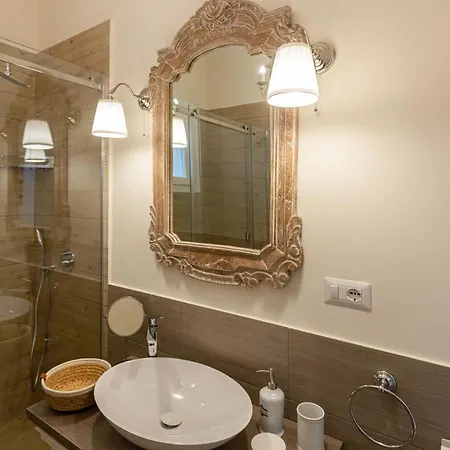 Twins House Bed & Breakfast 4*