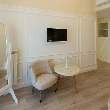 Twins House Bed & Breakfast