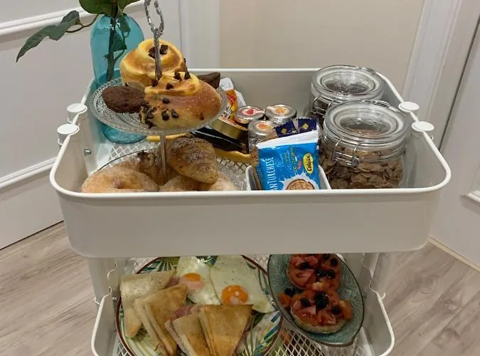 Twins House Bed and Breakfast 4*