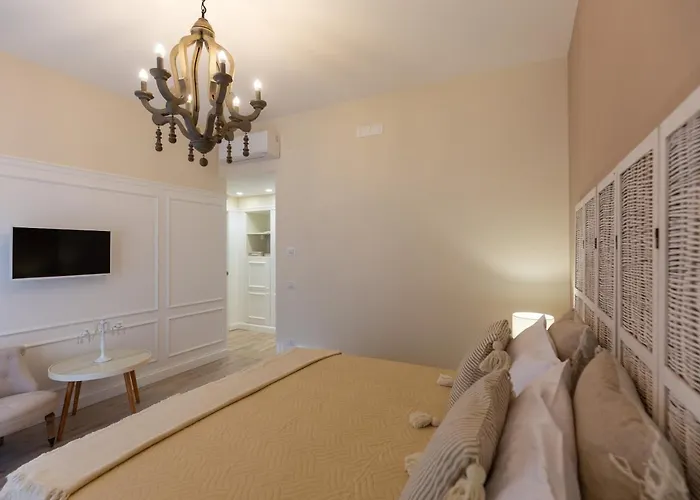 Bed & Breakfast Twins House 4*